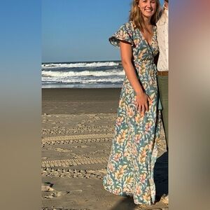 Elegant Floral Maxi Dress with Flutter Sleeves